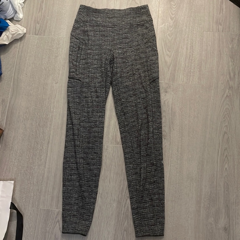 black and white lululemon pants